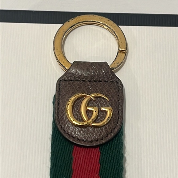 Authentic Gucci Gold GG Logo Key Chain - Picture 2 of 4